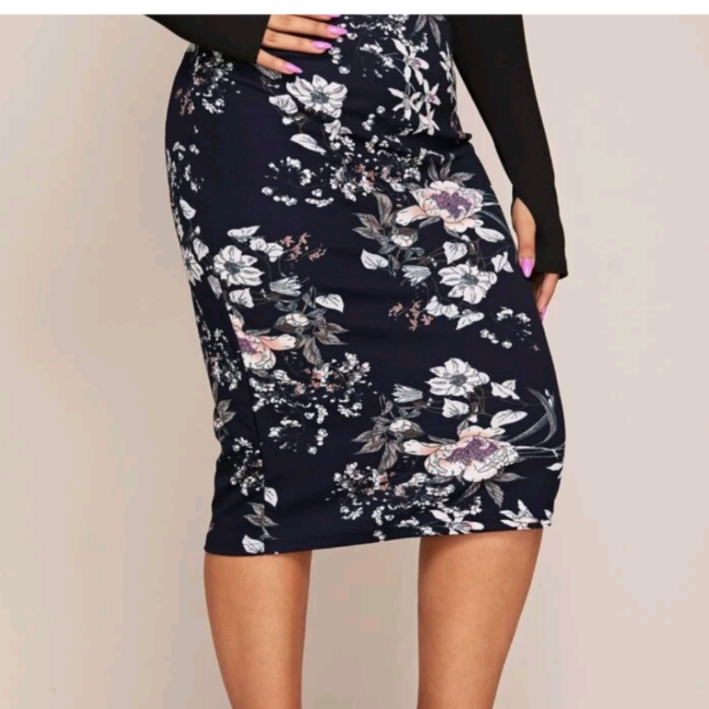 Floral Print Skirt - Picture 2 of 4